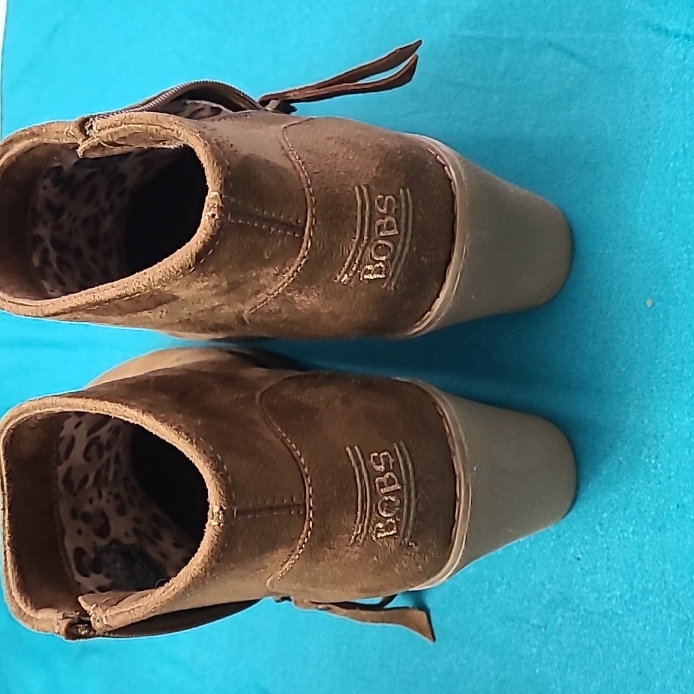 Camel wedge bootie sz 9